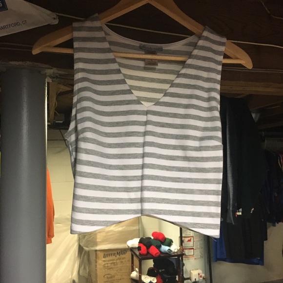 NWOT White and Gray Crop Top - Picture 2 of 4